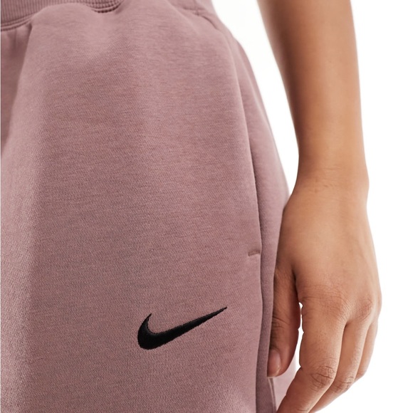 Nike Plus mini swoosh oversized joggers in smokey mauve - Picture 1 of 7
